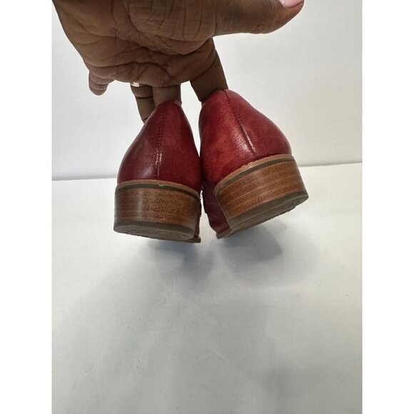 Sofft Women's Red Leather Chain Loafers Slip On Comfort Shoes Flats Size 6M - Picture 8 of 14